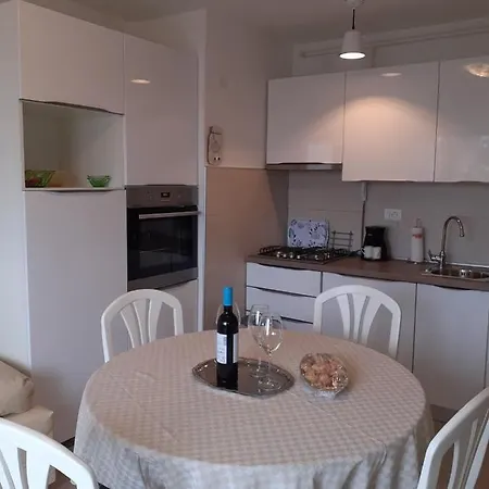 S Pogledom Na - Nada *