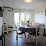 Apartment S Pogledom Na - Nada *