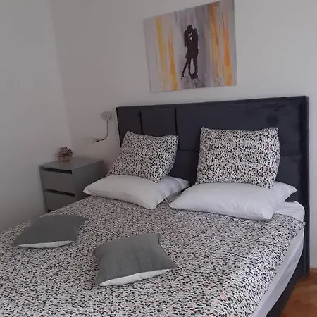 S Pogledom Na - Nada