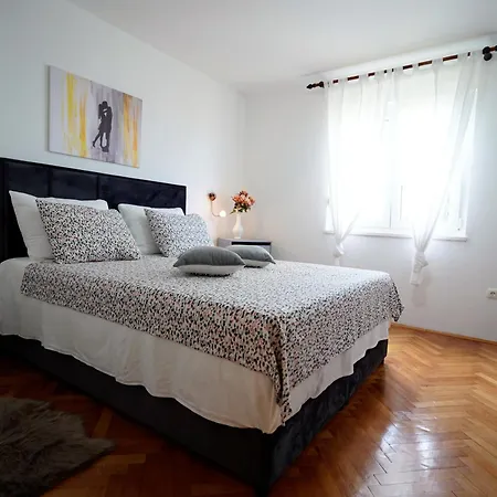 S Pogledom Na - Nada Apartment