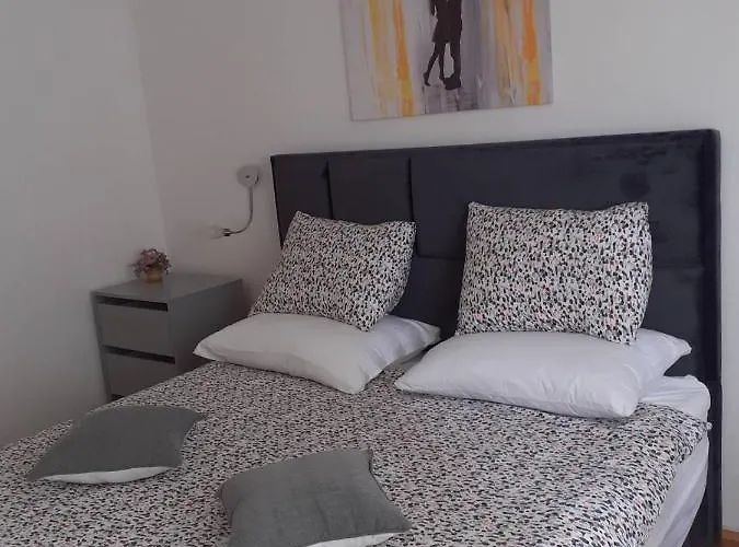 S Pogledom Na - Nada