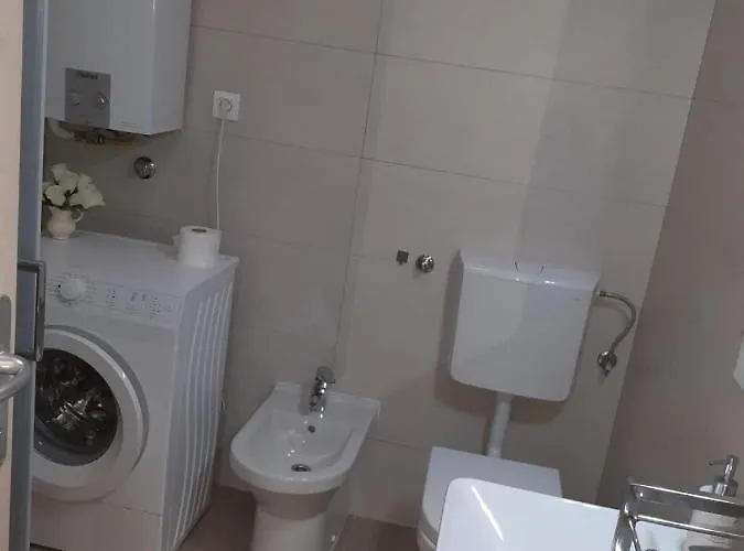 S Pogledom Na - Nada * 풀라