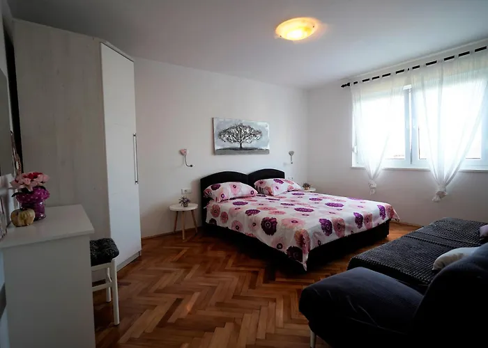 아파트 S Pogledom Na - Nada