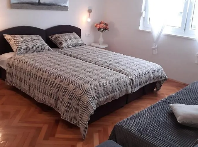 S Pogledom Na - Nada Апартаменти *