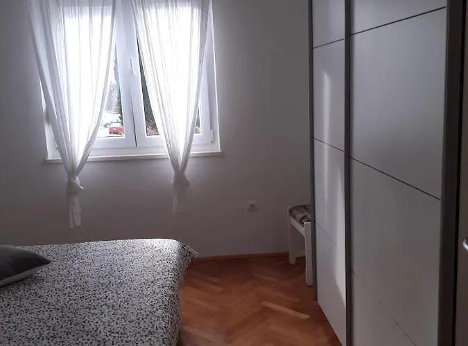 S Pogledom Na - Nada Апартаменти *
