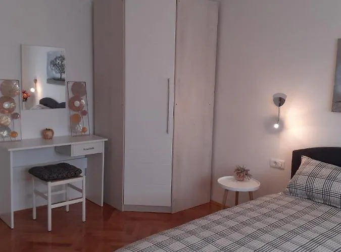 S Pogledom Na - Nada Apartamento Pula