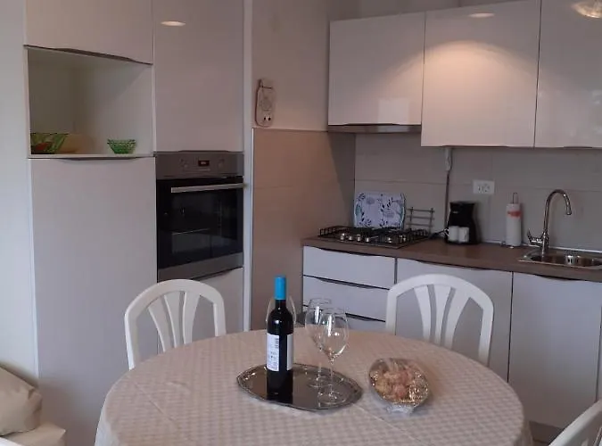 S Pogledom Na - Nada *