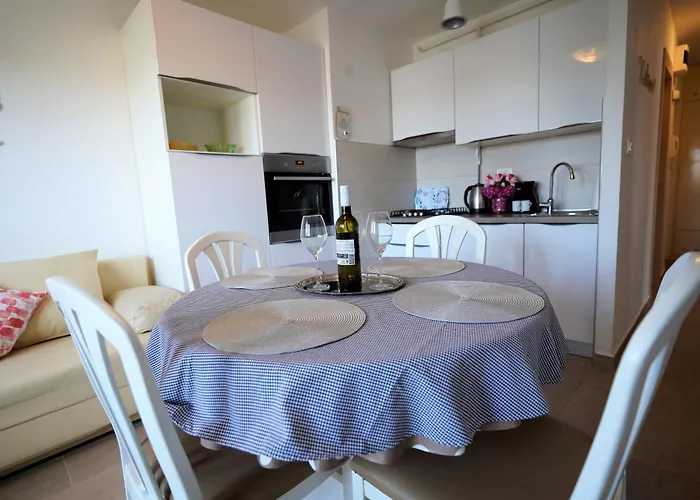 S Pogledom Na - Nada Пула