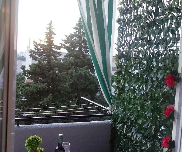 S Pogledom Na - Nada Апартаменти Пула